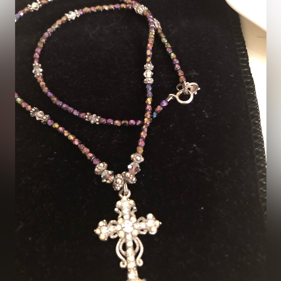 Vintage iridescent purple beads and Crystal w/ 925 silver cross and spacers. - Picture 5 of 14